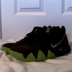 Nike kyrie Halloween 4